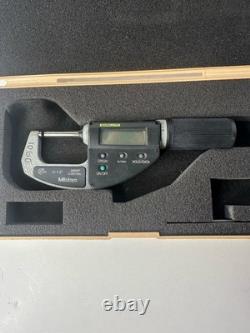 MITUTOYO 293-676 DIGITAL MICROMETER- Works Needs Battery