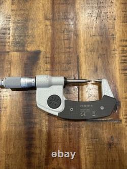 MITUTOYO 342-361-30 Point Outside Digital Micrometer 0-1 Chipped Anvil