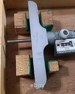 Mitutoyo 229-132 Digital Depth Micrometer DMC 0-6 K. Japan Original Wood Box
