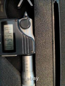 Mitutoyo 314-351-30 Series 314 Digital V-Anvil Micrometer for 3-Flute Cutting