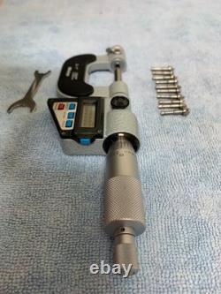 Mitutoyo 326-711-10 digital thread micrometer 0-1