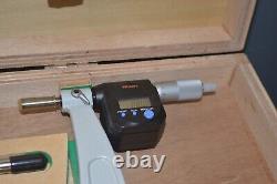 Mitutoyo 340-525 Outside Digital Micrometer 800-900mm