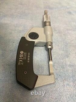 Mitutoyo 422-330-30 Digital Blade Micrometer, 0-1/0-25.4mm