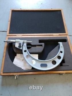 Mitutoyo 6-7 Digital Micrometer in wooden case 293-753-30