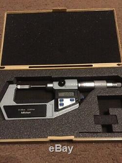Mitutoyo Digital Blade Micrometer 0-25mm 422-111