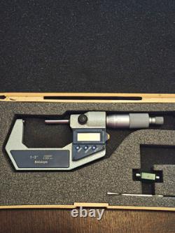 Mitutoyo Digital Micrometer 1-2 in Range, 0.00005 in Resolution, Case