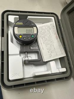 Mitutoyo Digital Micrometer Model 547-301 with Case Precision Measurement