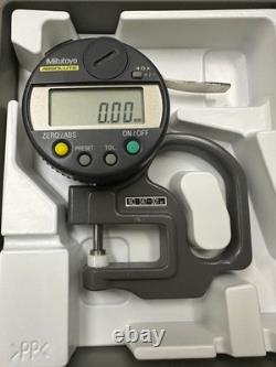 Mitutoyo Digital Micrometer Model 547-301 with Case Precision Measurement