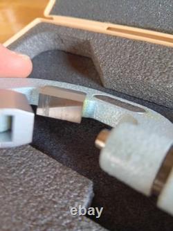 Mitutoyo V-anvil Digital Micrometers. 4 1
