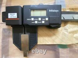 Mitutoyo cfc-p12 digital micrometer caliper