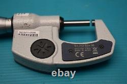 Used Mitutoyo Digital Micrometer 0-1 293-831-30 With Case